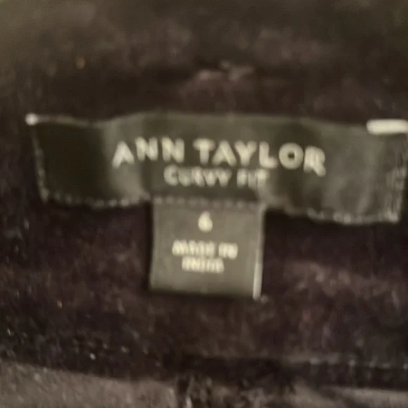 Black velvet Ann Taylor curvy fit jeans - Picture 2 of 2